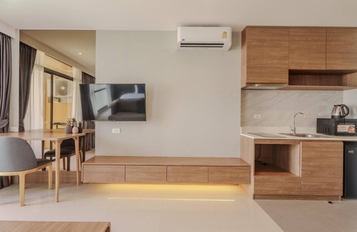 Sa Khu Condo | Wyndham Gardens 1321 Studio, 1m from Naithon Beach