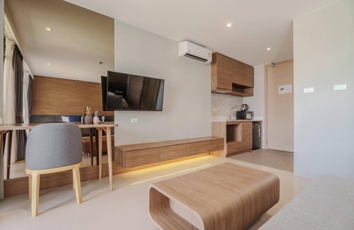 Sa Khu Condo | Wyndham Gardens 1321 Studio, 1m from Naithon Beach