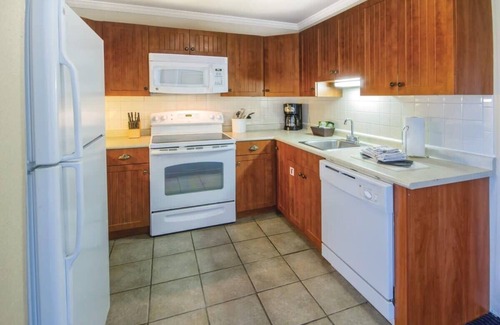 Yachting Village Condo | Wyndham Newport Onshore|3BR/3BA Balcony King Suite