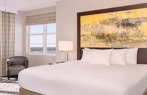 Seabreeze Historic District Resort | Wyndham Ocean Walk on Daytona Beach! Next door shopping and restaurants.n