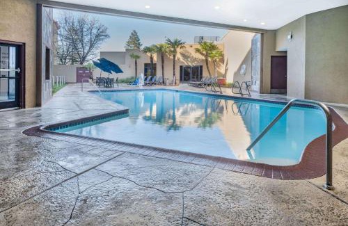 Foothill Farms Hotel | Wyndham Sacramento