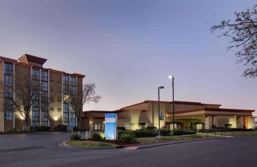 Foothill Farms Hotel | Wyndham Sacramento