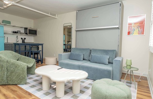 East Market District Apartment | Wynn – Orderly, Modern Escape in Trendy NULU