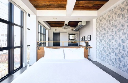 Williamsburg Hotel | Wythe Hotel l North 7th Loft l Light-Filled Urban Loft Escape