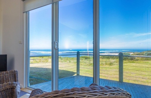 Port Fairy Apartment | Wytonia 2 - Ocean Views From Your Bed