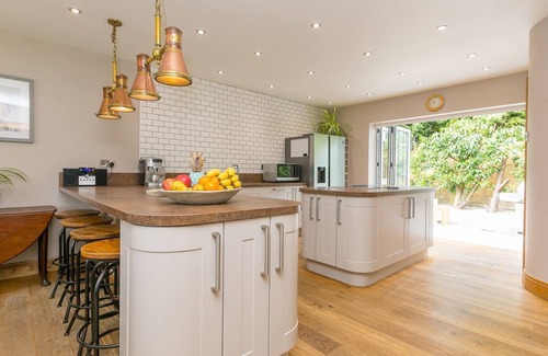 Mabe Cottage | WYVERN, pet friendly, with a garden in Penryn