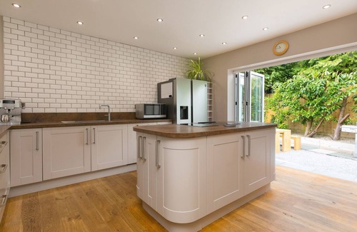 Mabe Cottage | WYVERN, pet friendly, with a garden in Penryn