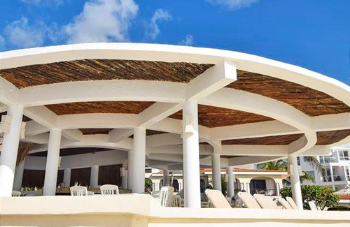 Playacar Fase I Apartment | Xaman Ha Beach Front Condo