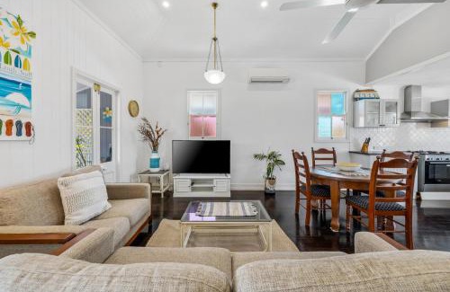 Marcoola Apartment | "Xanadu" Charming 2-Bed Retreat by Marcoola Beach