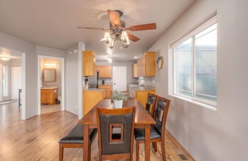 Green House | Xenia House-Roseburg Retreat with a View! Near Wildlife Safari