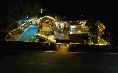 Wulingyuan House | Xiangzixi Bed and Breakfast