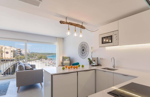 S'Illot-Cala Morlanda Apartment | Ximet Mar - apartment right on the beach, air conditioning, internet