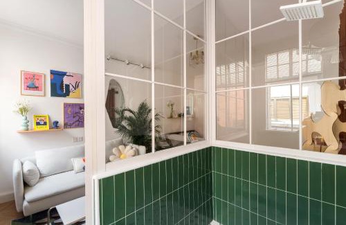 Downtown Shanghai Apartment | Xizhi B&B & Vintage Apartment