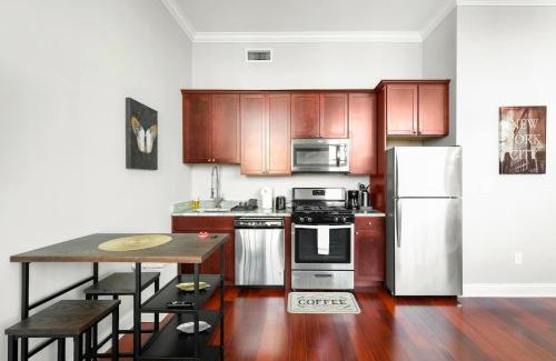 Olde Kensington Apartment | Xl Studio - Chic Flat W Rooftop Pool & Gym