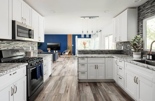 La Mesa House | XTRA 10% OFF until Nov: Pool, outdoor fire pits, chef's kitchen, gym