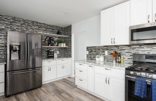 La Mesa House | XTRA 10% OFF until Nov: Pool, outdoor fire pits, chef's kitchen, gym