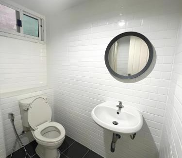 Wang Burapha Phirom Apartment | XX Mitr Inn The Grand Palace Bangkok - Mrt Samyot Station