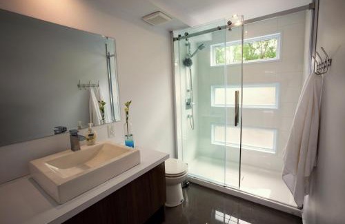 Mauricie Boat Rental | Yacht Club de Trois-Rivières 2 - Maison flottante