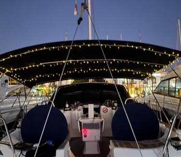 Lomo Quiebre Boat Rental | Yate Rock & Roll