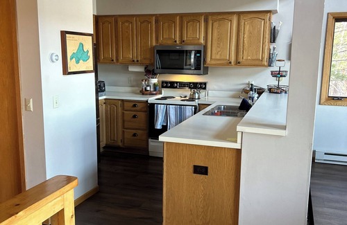 Pequot Lakes Cabin | Year-Rd Lake Cabin, Lg Beach, 200' Shoreline, Northern Light, Sleeps 10, Pontoon