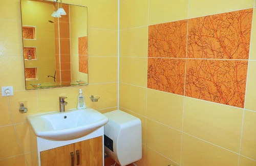 Bishkek Apartment | Yellow apartment in the center of Bishkek