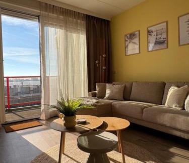 Makkum Apartment | Yellow Bliss Apartment Makkum Beach