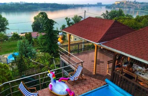 Petrovaradin Villa | Yellow house