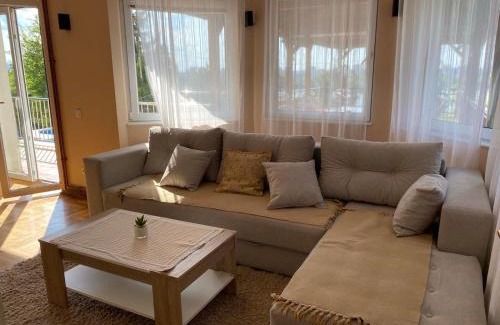 Petrovaradin Villa | Yellow house