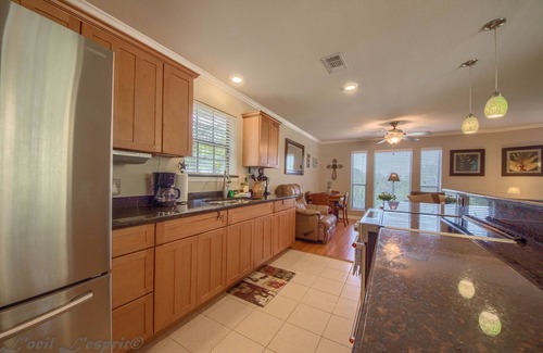 Canyon Lake House | Yellow Rose Cl 2459 1 Bedroom Home by RedAwning