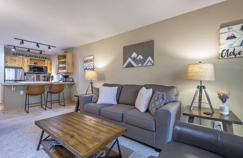 Driggs Condo | Yellowstone & Grand Teton Parks!3 Community Hot Tubs! Updated, Stocked & Clean!