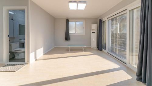 Dolsan-eup House | Yeosu Yeogiyo Pension