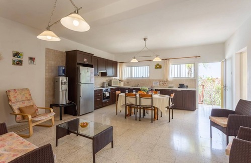 Latchi Villa | Yiangos House - Three Bedroom Villa, Sleeps 6