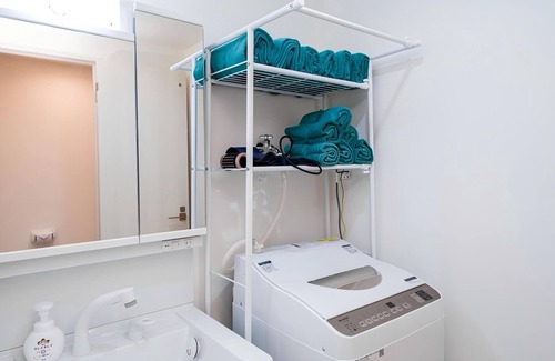 Funabori Apartment | Yinojia: Bright, clean interior. Quiet yet convenient, near 24 - hr stores.