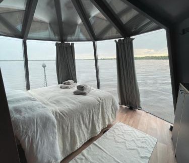 Yllasjarvi Boat Rental | Ylläsjärvi iglu