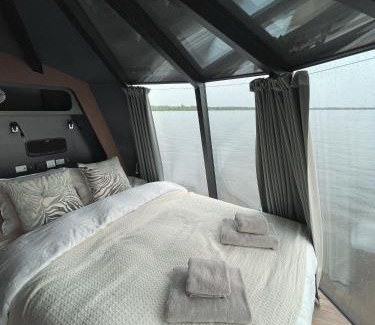 Yllasjarvi Boat Rental | Ylläsjärvi iglu