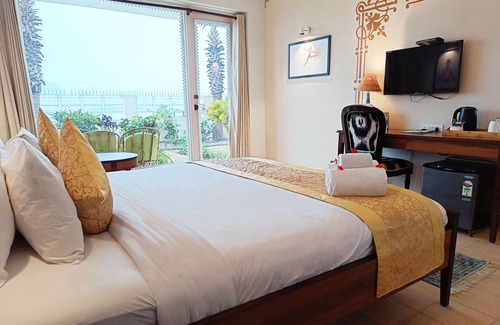 Rishikesh Hotel | Yog Niketan by Sanskriti