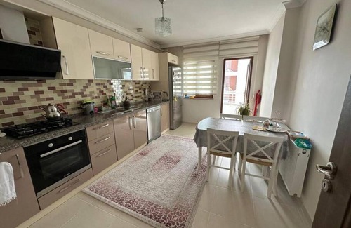 Yomra Apartment | Yomra merkezde full yapılı daire