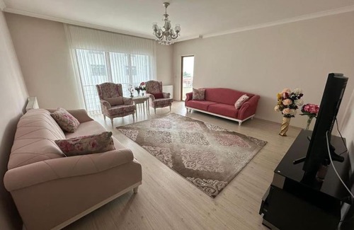 Yomra Apartment | Yomra merkezde full yapılı daire