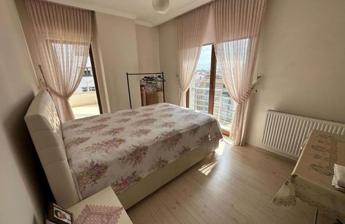 Yomra Apartment | Yomra merkezde full yapılı daire