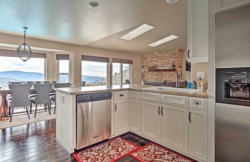 Oakhurst House | Yosemite and Bass Lake Home w/Pool and View