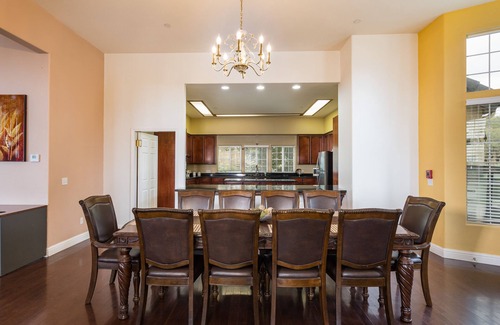 Oakhurst House | Yosemite South Presidential Palace