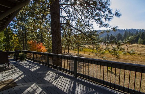 Mariposa House | Yosemite’s Hitescove Hideaway!