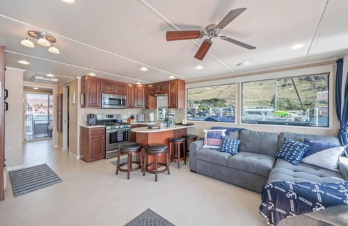 Chelan Boat Rental | You can't beat these views w/this unique houseboat ON Lake Chelan