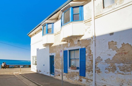 Manly Apartment | Your best choice of direct Beach front accommodation in Manly 1