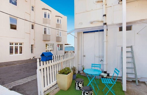 Manly Apartment | Your best choice of direct Beach front accommodation in Manly5