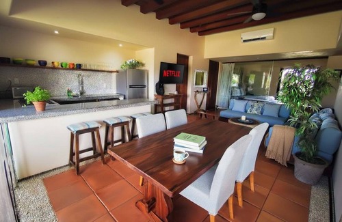 Ixtapa - Zihuatanejo House | Your Dream Vacation Awaits at our Beachfront Villa