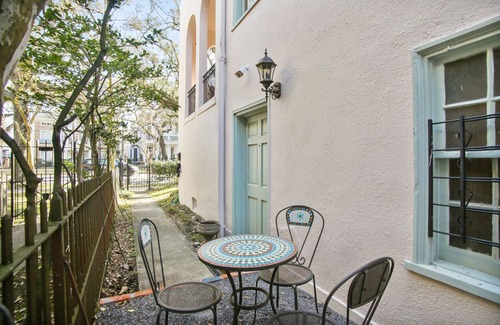 Faubourg Delassize Apartment | Your Garden District hideaway, steps to the St. Charles streetcar