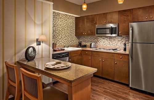 Gainey Village Villas Hotel | Your Gateway to Scottsdale's Wonders: Elegant Suites Await! Paws Friendly, Pool