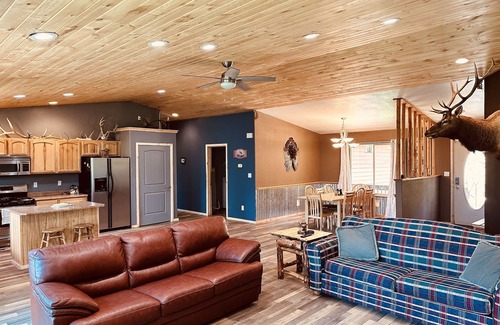 Forest Lakes House | Your home away from home mountain cabin