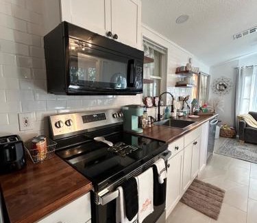 Kissimmee House | Your home away from home! Entire cottage- Disney